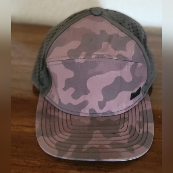 MELIN - Trenches Icon Hydro- Performance Snapback Hat- classic size - Picture 2 of 7